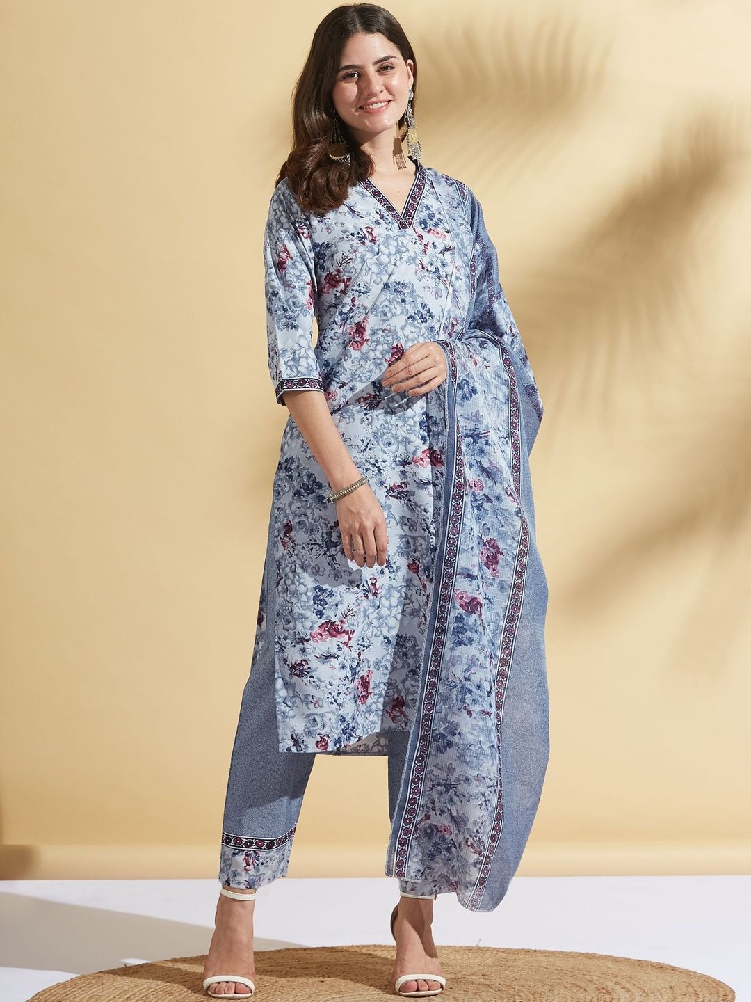 JANKHANA Women Floral Printed Regular Kurta with Trousers & With Dupatta