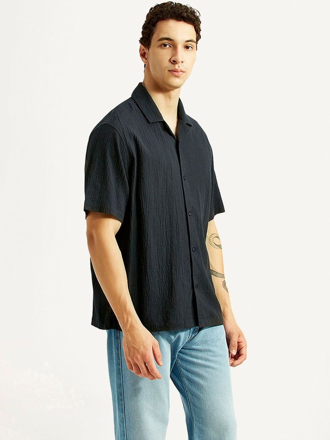 Levis Men's Textured Black Relaxed Fit Camp Shirt