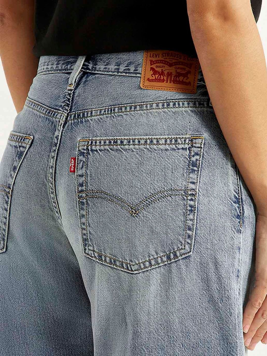 Mid Rise Loose Fit Light-Blue Jeans