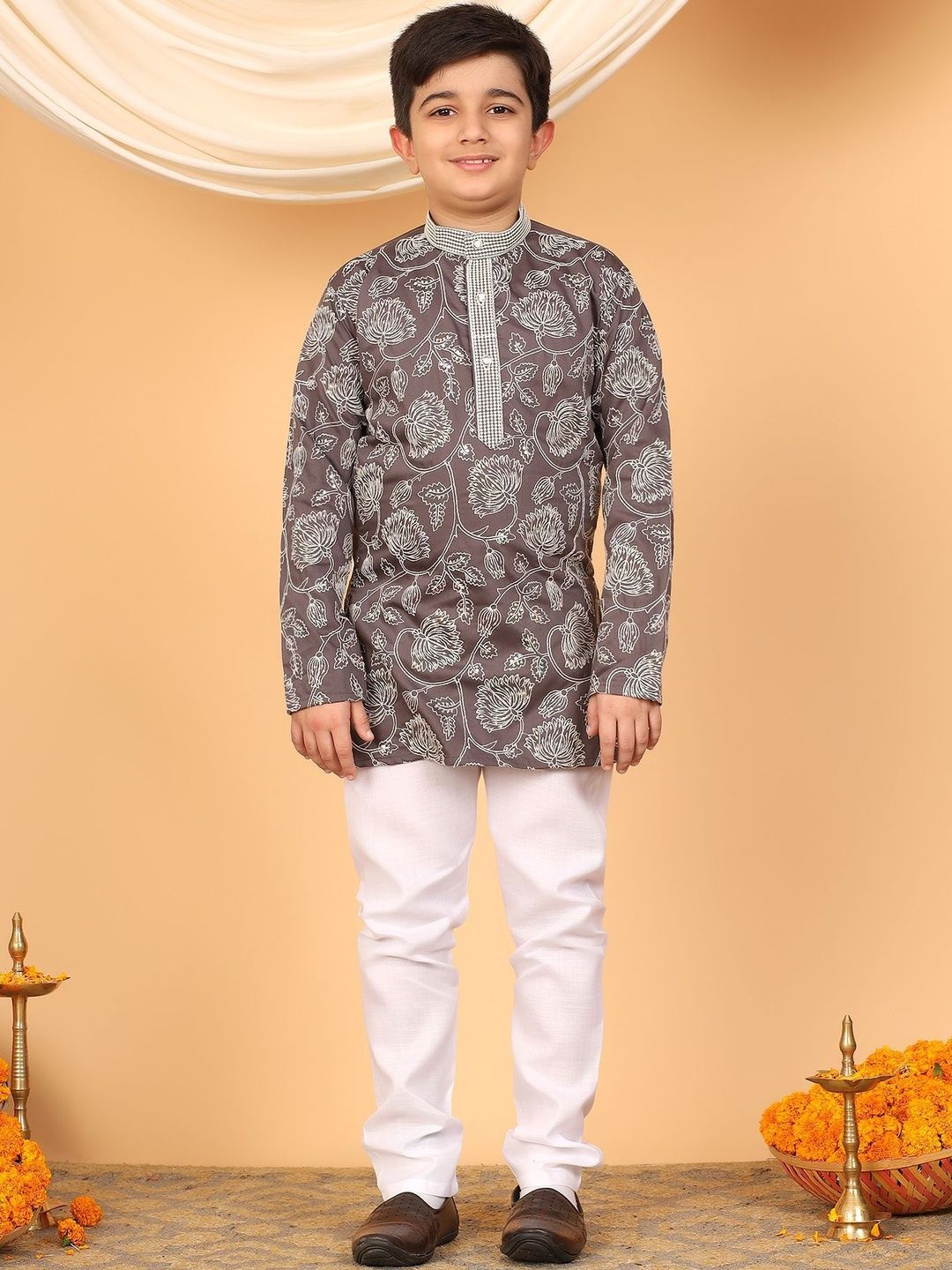 Sangria Boys Floral Embroidered Sequined Mandarin Collar Straight Kurta & Pyjamas
