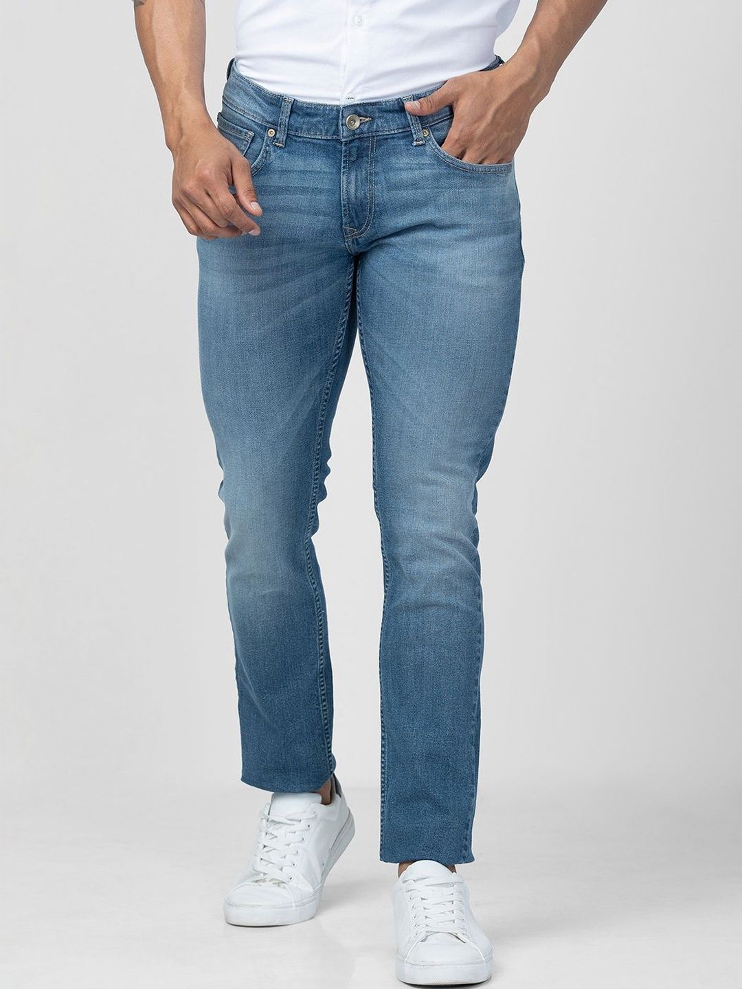SPYKAR Men Slim Fit Low-Rise Light Fade Stretchable Jeans