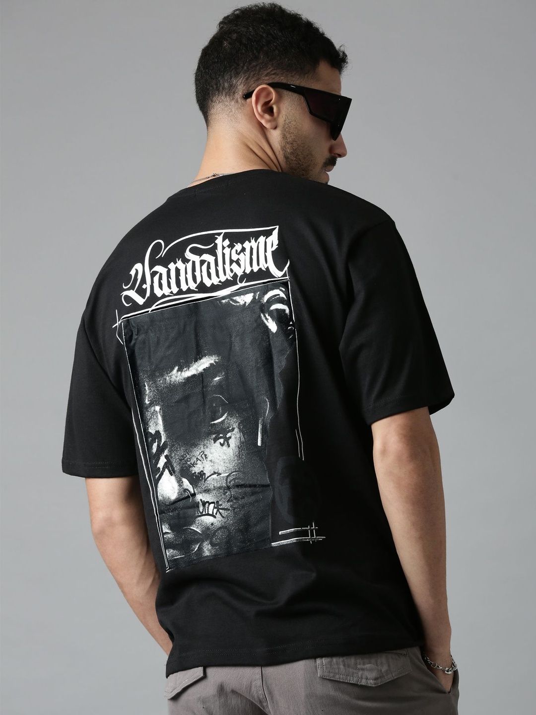 LEWEL Men Graphic Printed Round Neck Short Sleeves Oversized T-shirt