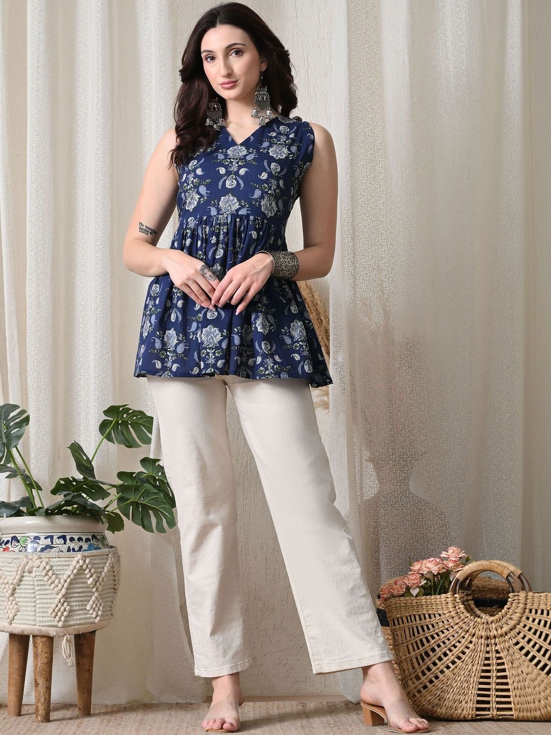 KEOSA Ethnic Motifs Printed V-Neck Pure Cotton Kurti