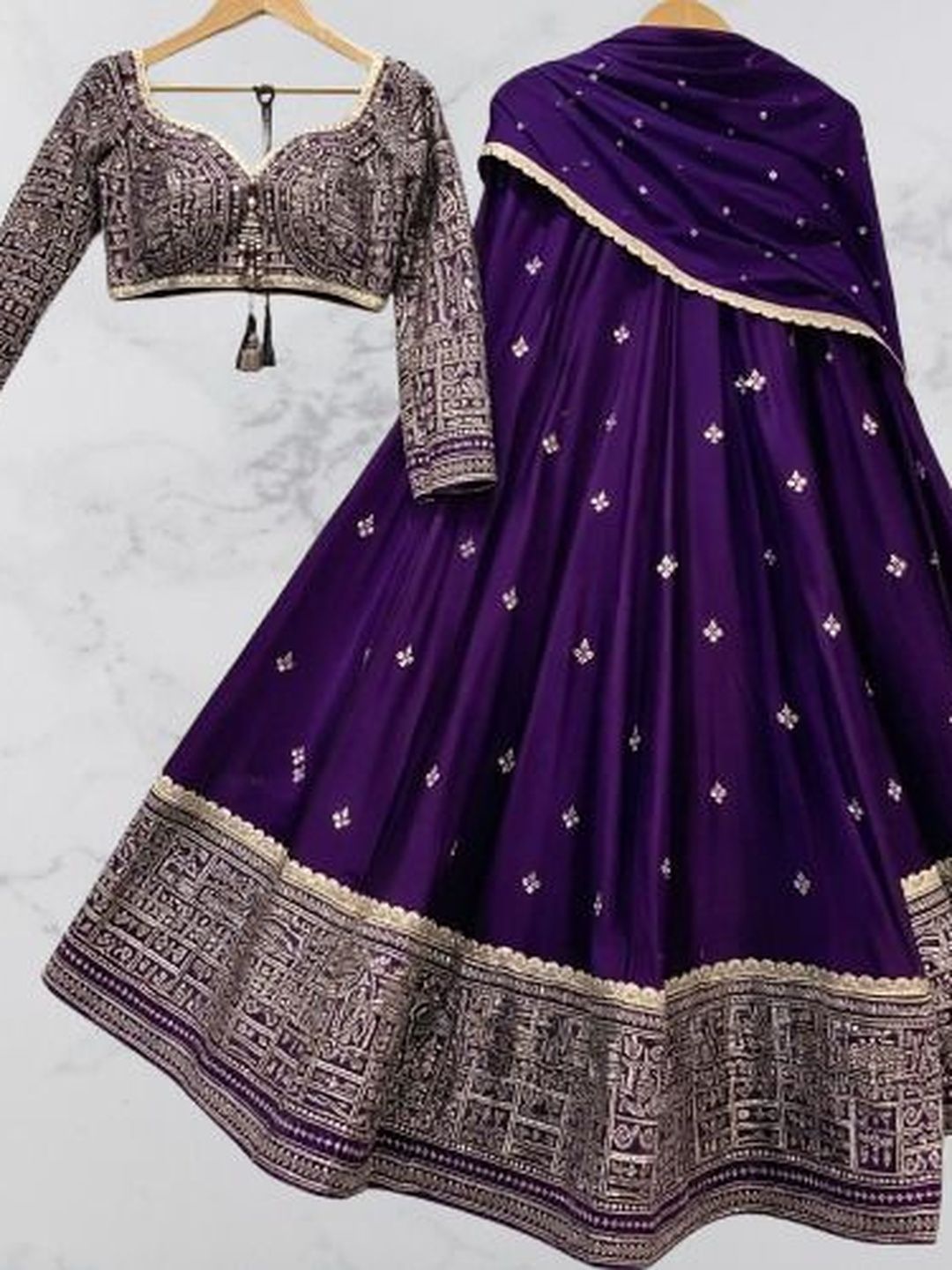SUPPAR SLEAVE Embroidered Semi-Stitched Lehenga & Unstitched Blouse With Dupatta