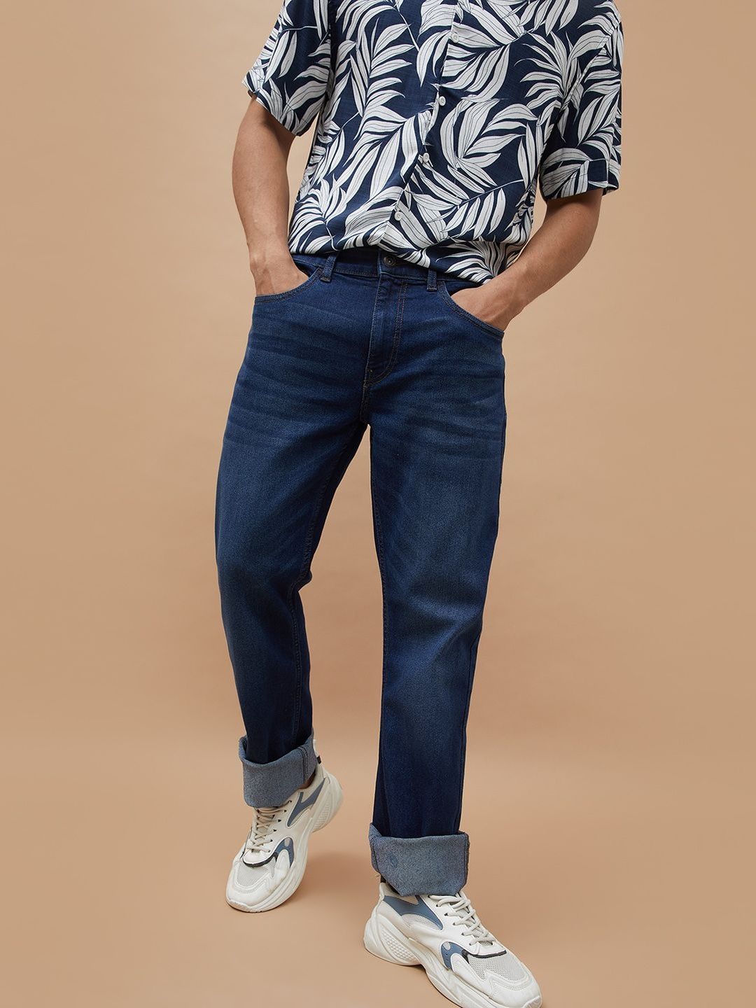 Forca by Lifestyle Men Slim Fit Mid-Rise Light Fade Jeans