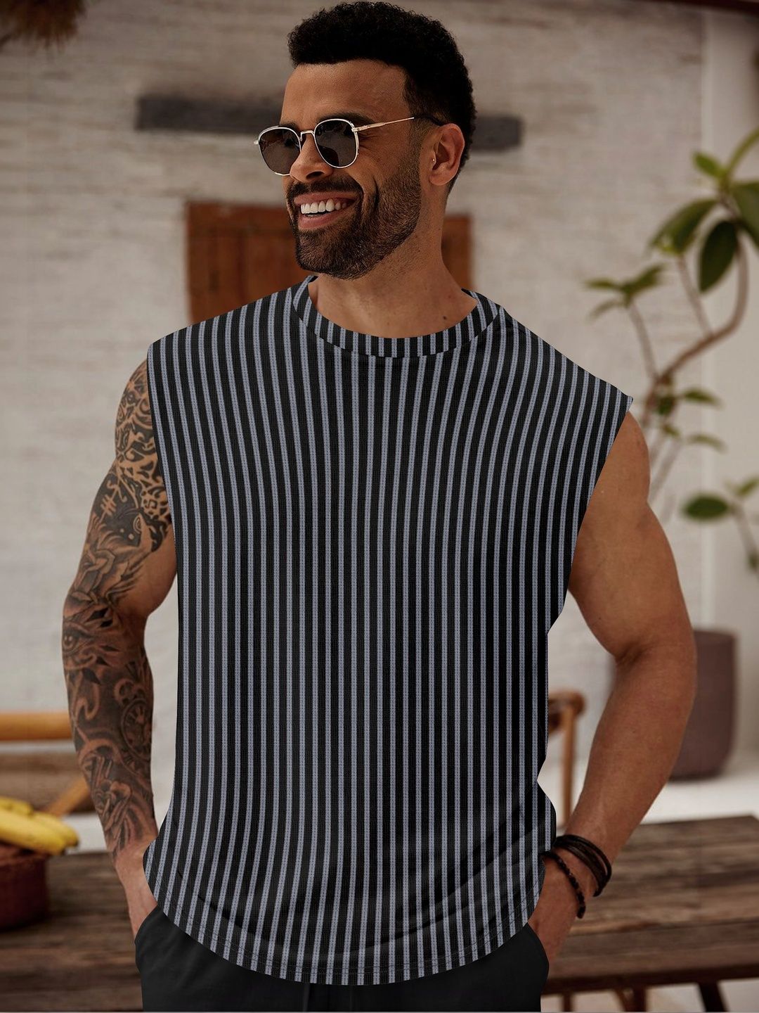 KAJARU Men Striped T-shirt