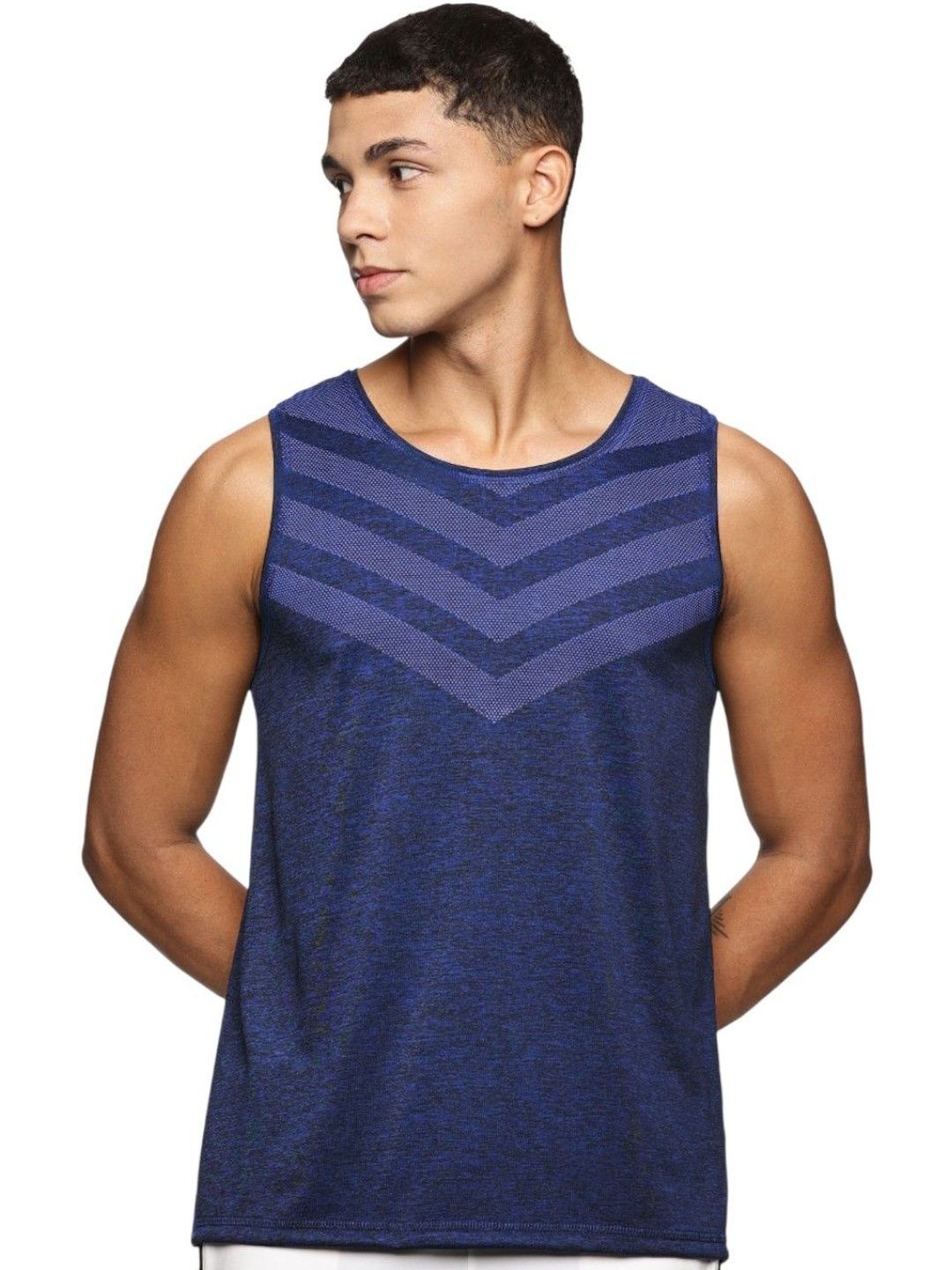 DOMIN8 Men T-shirt