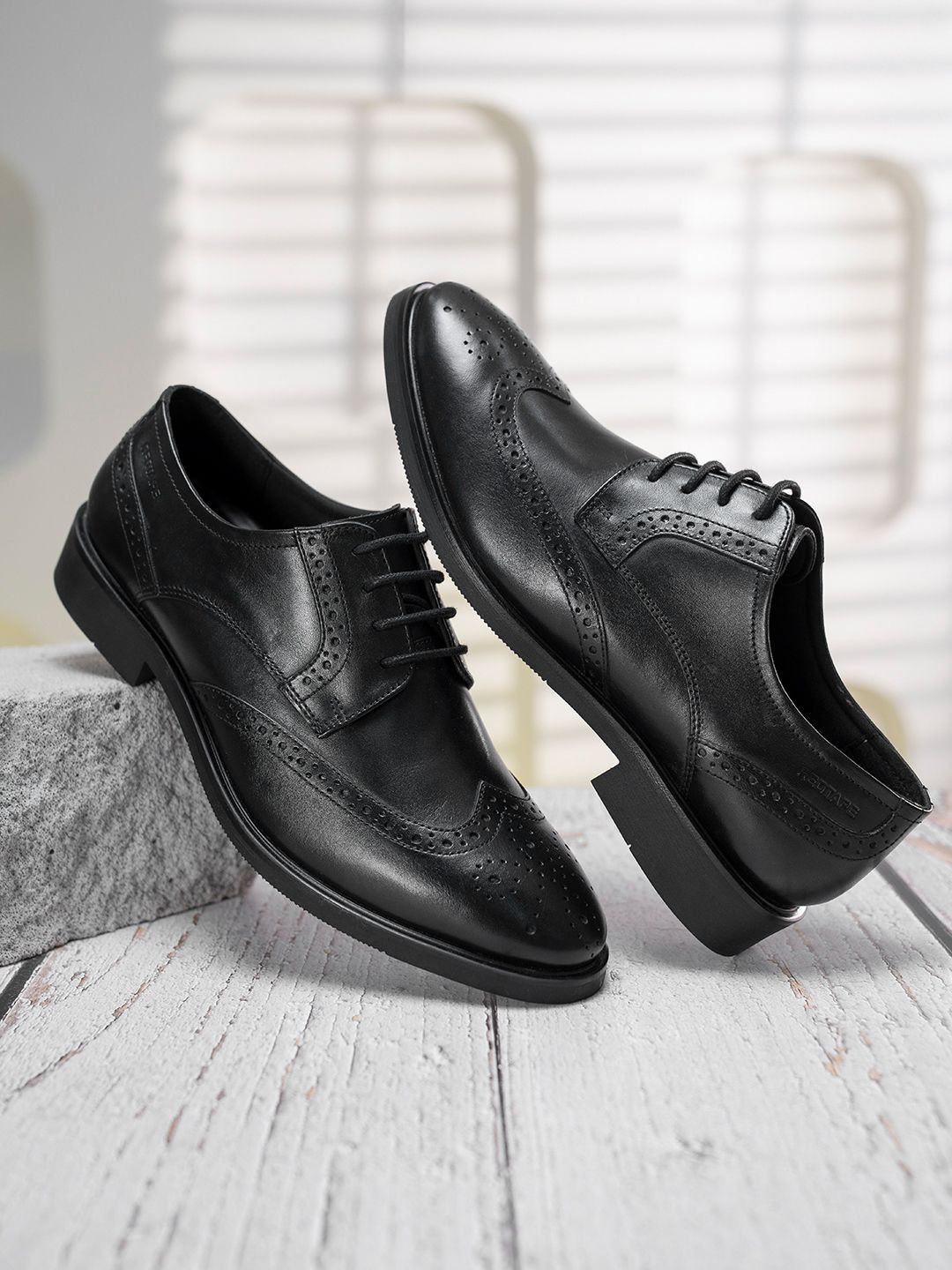 Red Tape Men Leather Formal Brogues