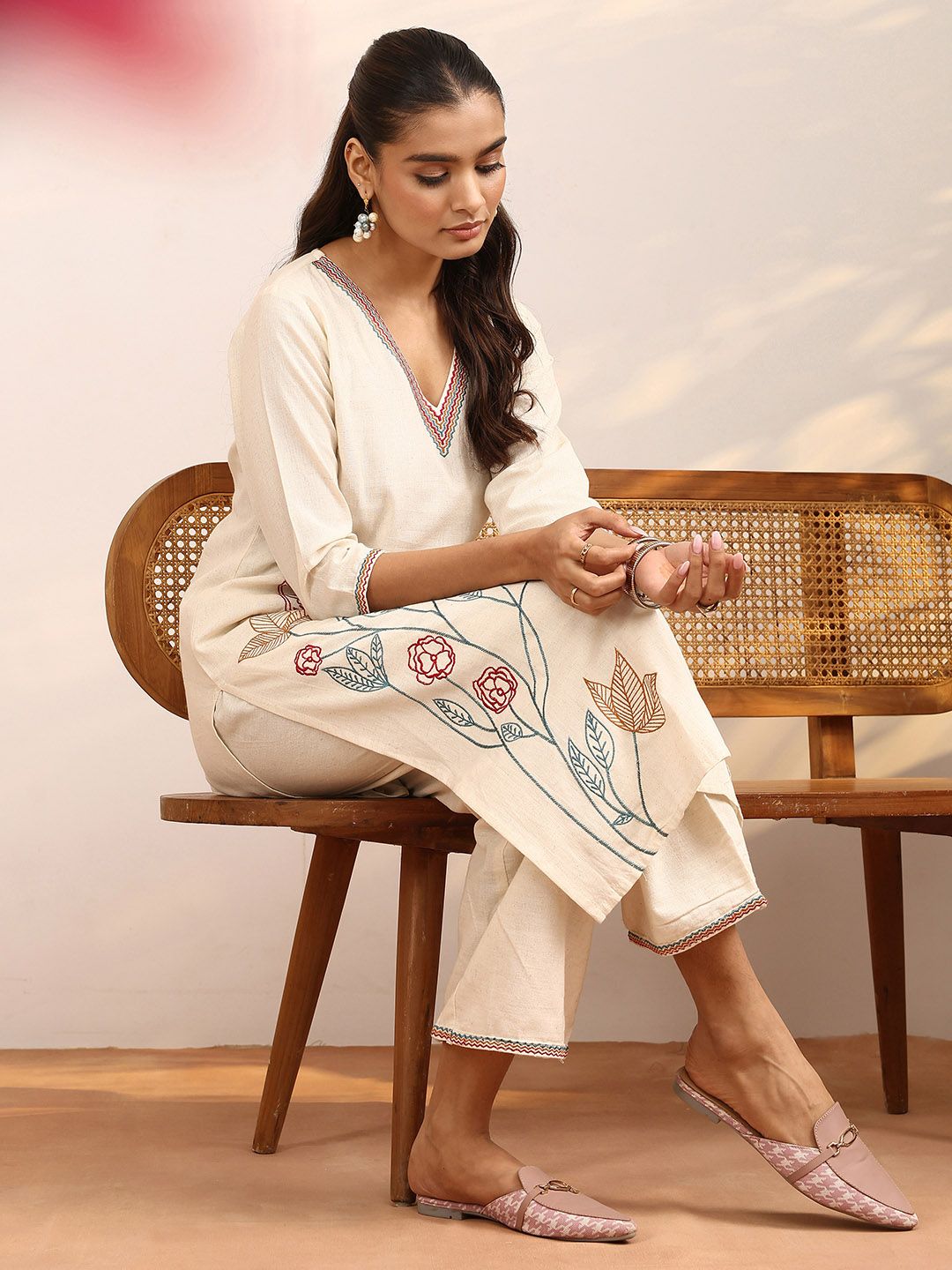 Libas Libas Women Floral Embroidered Regular Thread Work Kurta with Trousers