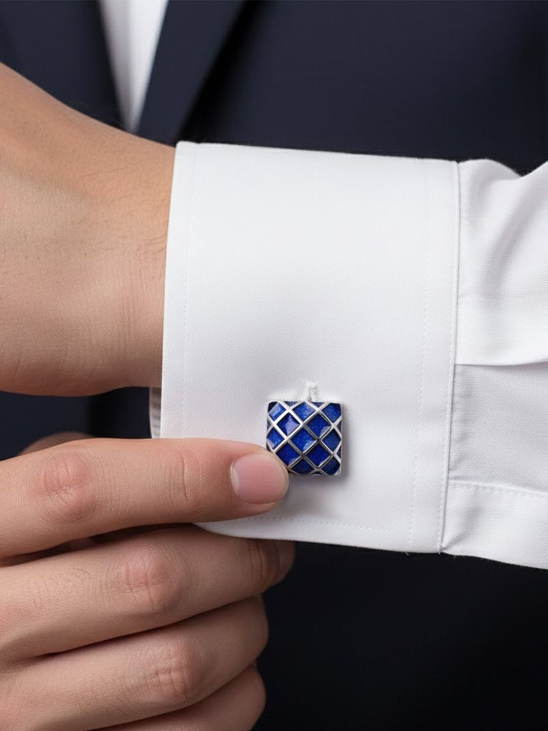Peora Cufflink