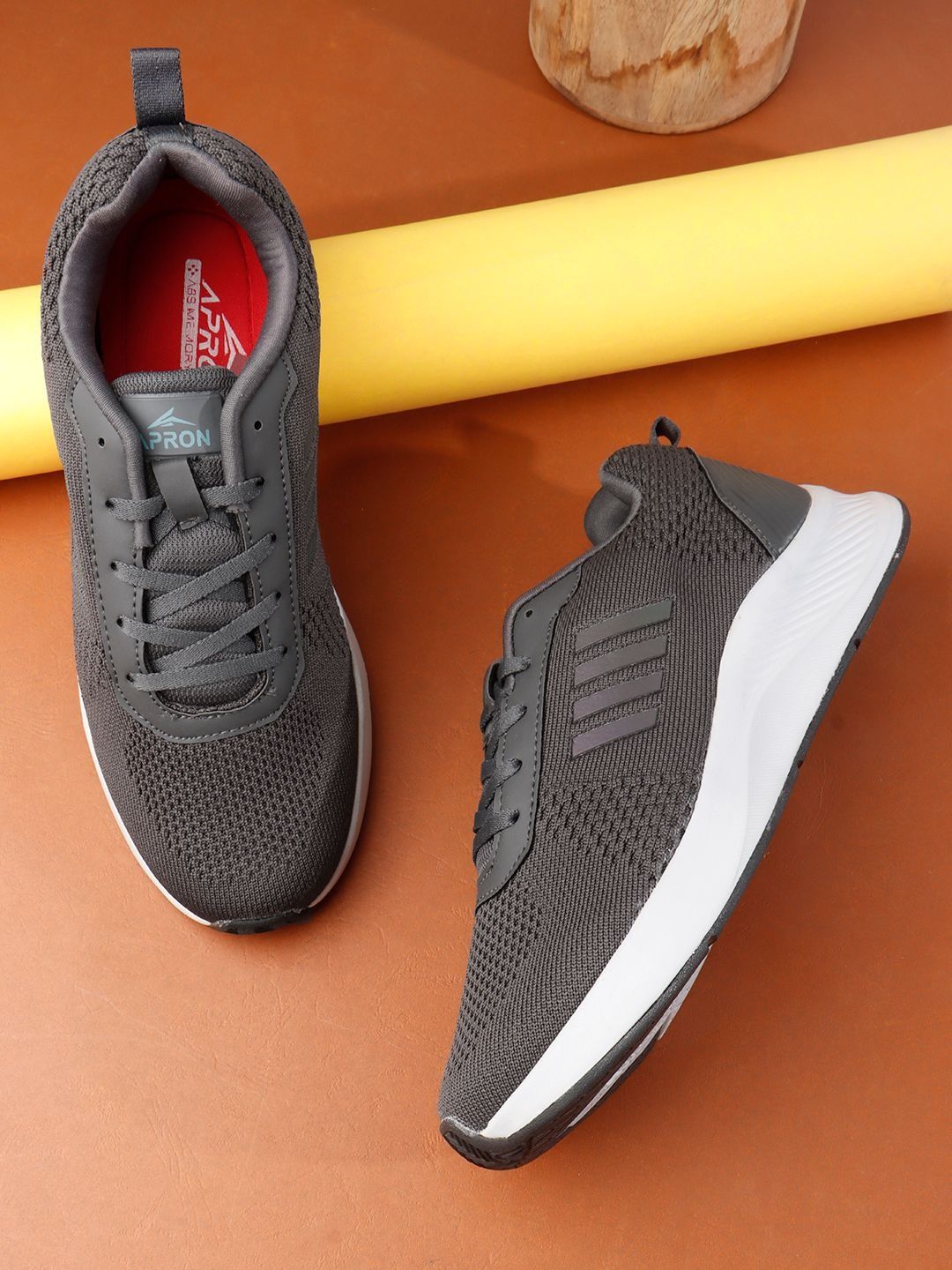 APRON Men Mesh Running Non-Marking Shoes