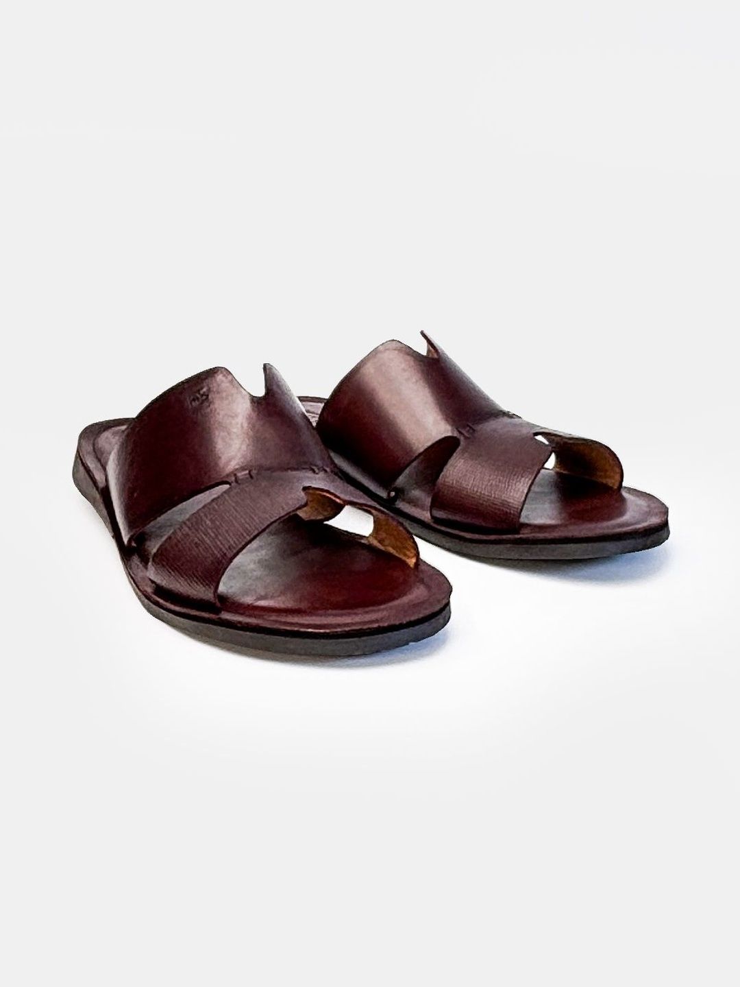 HEEL YOUR SOLE Men Rubber Slip-On