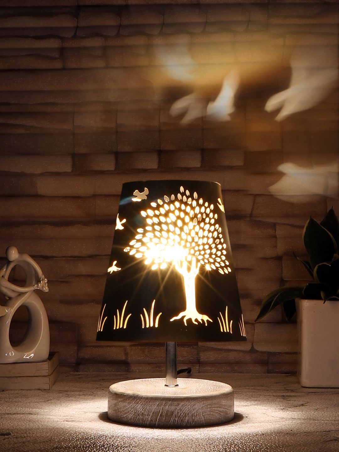 Aura Black Wood Traditional Abstract Shaped Table Lamp