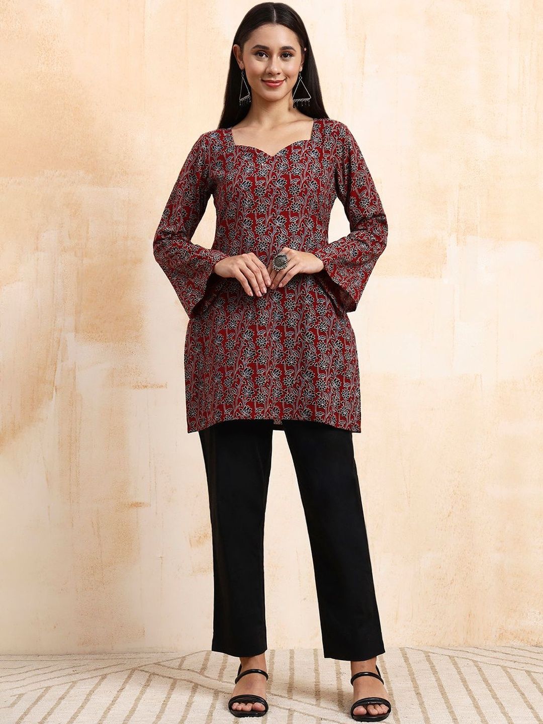 SUFIZA LIFESTYLE Botanical Printed Square Neck Pure Cotton Kurti