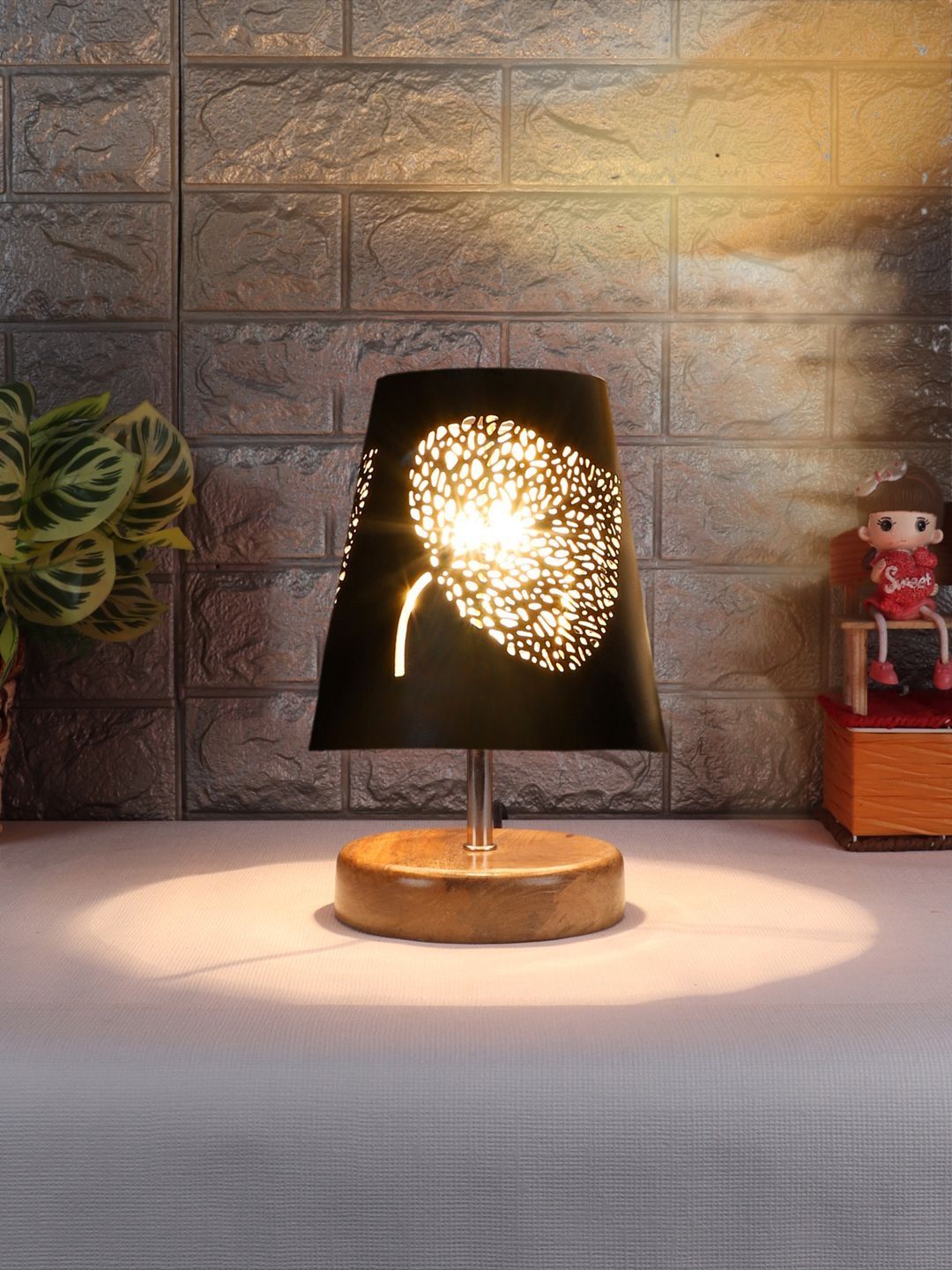 Aura Black Wood Traditional Abstract Shaped Table Lamp