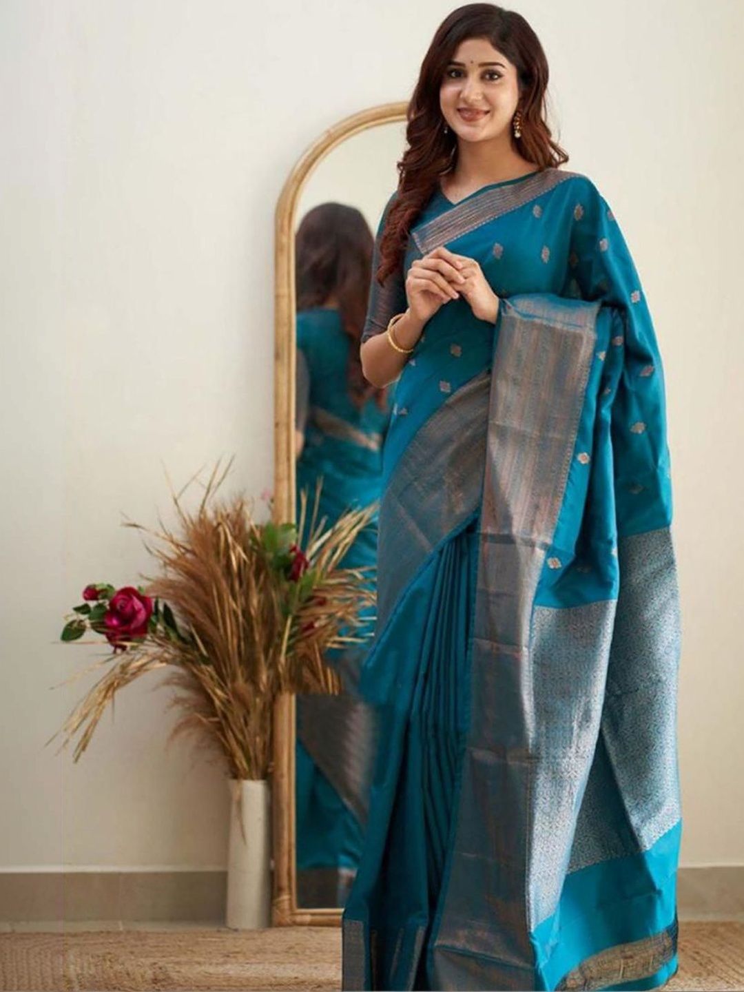 Urban Pallu Woven Design Zari Silk Blend Mysore Silk Saree
