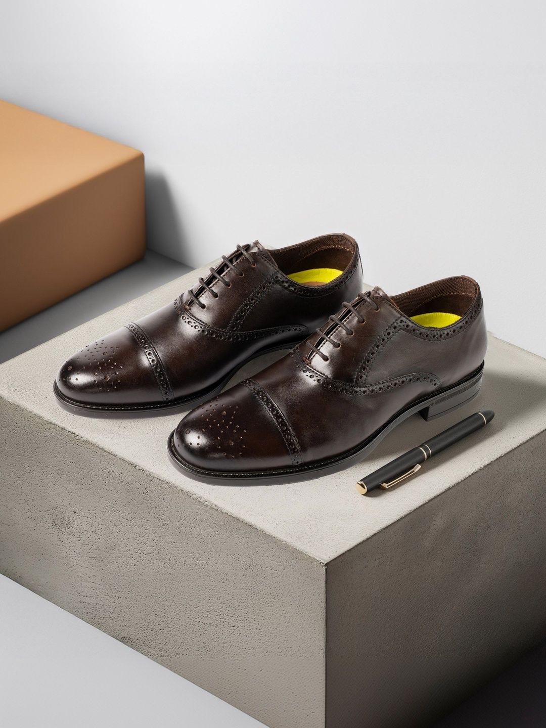 Florsheim Men Leather Formal Oxfords
