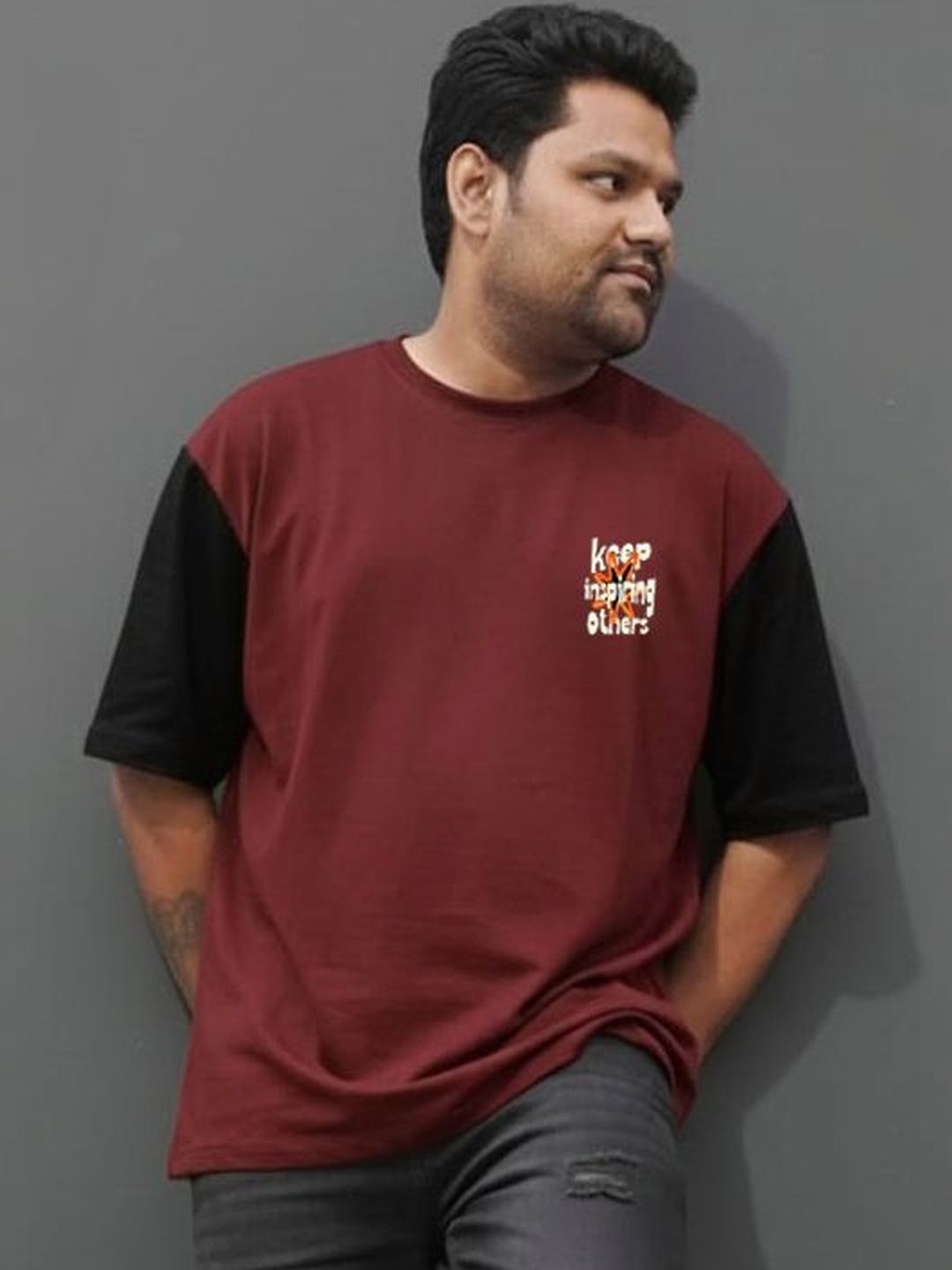 Para Hills Maroon and Black Typography Colourblocked T-shirt