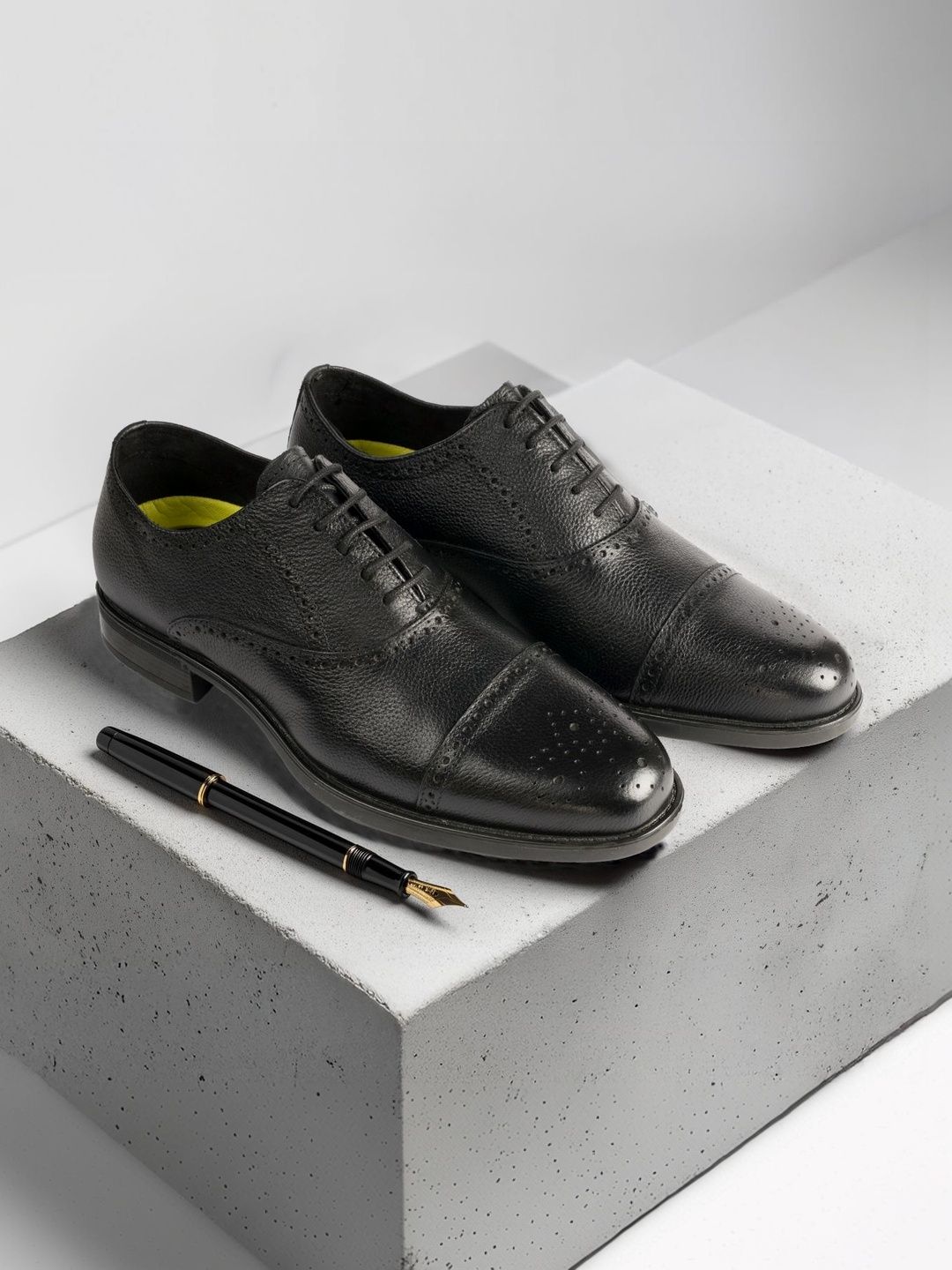 Florsheim Men Leather Formal Oxfords