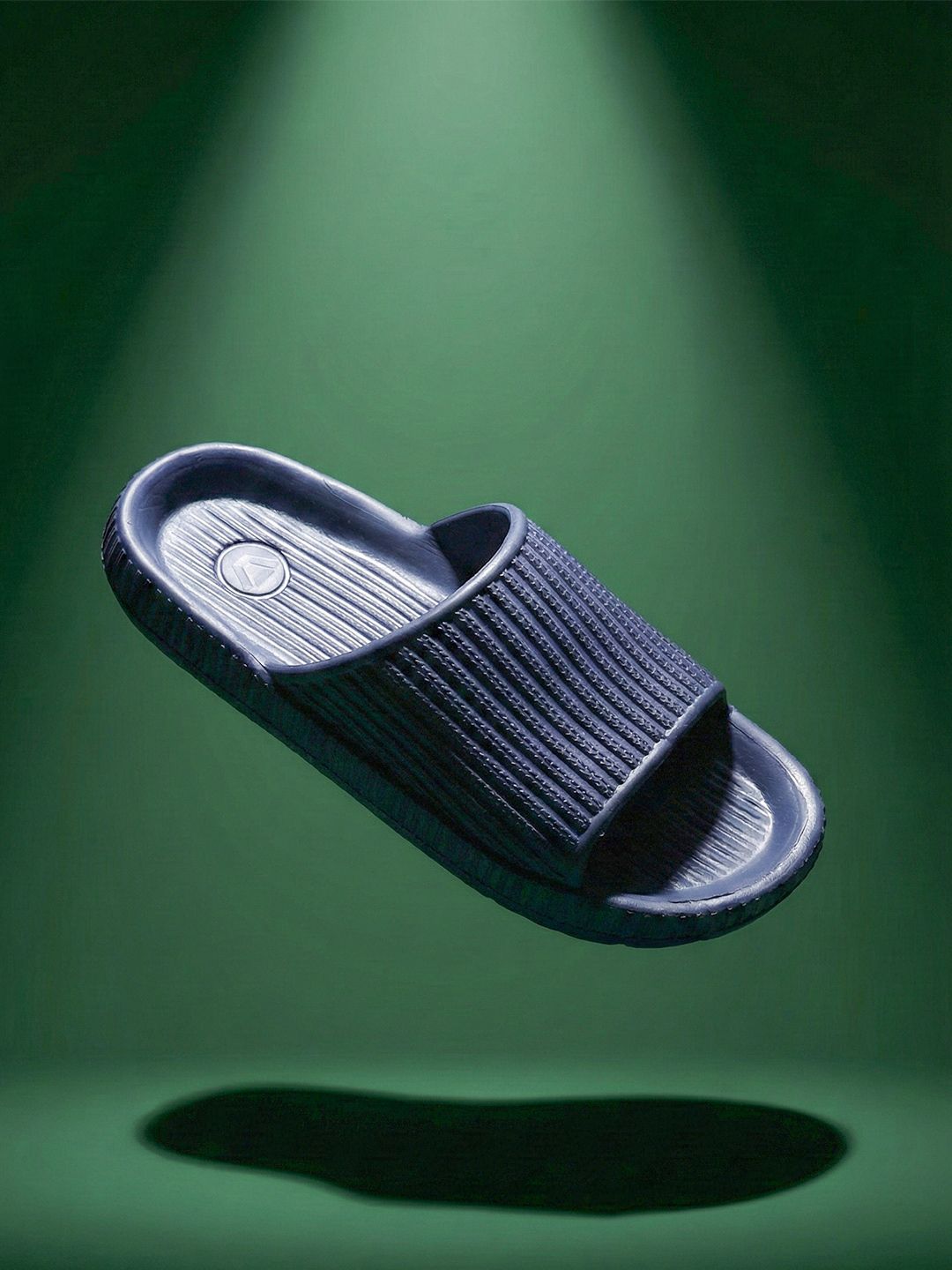 glitchez Men Self Design Sliders