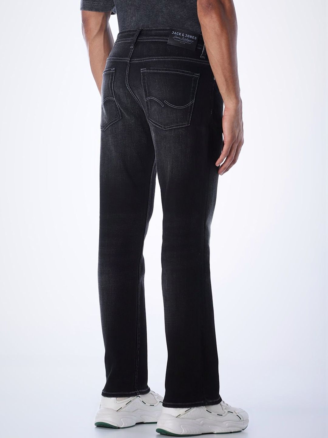 Regular Fit Low-Rise Light Fade Stretchable Jeans