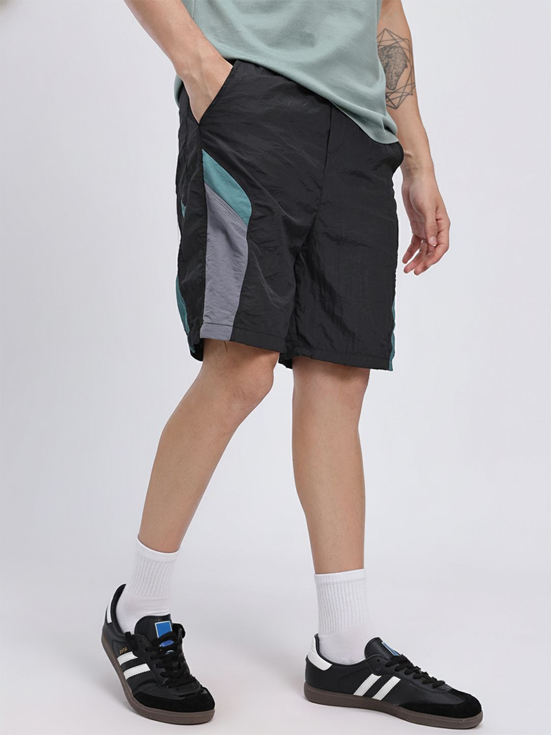 StyleCast x Revolte Men Regular Fit Mid-Rise Shorts