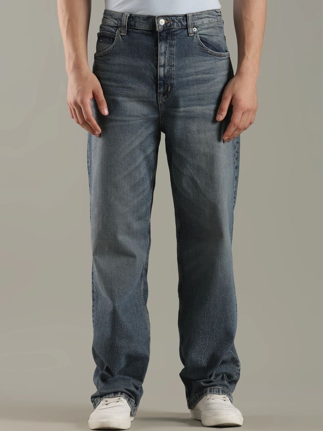Relaxed Fit Mid-Rise Light Fade Jeans
