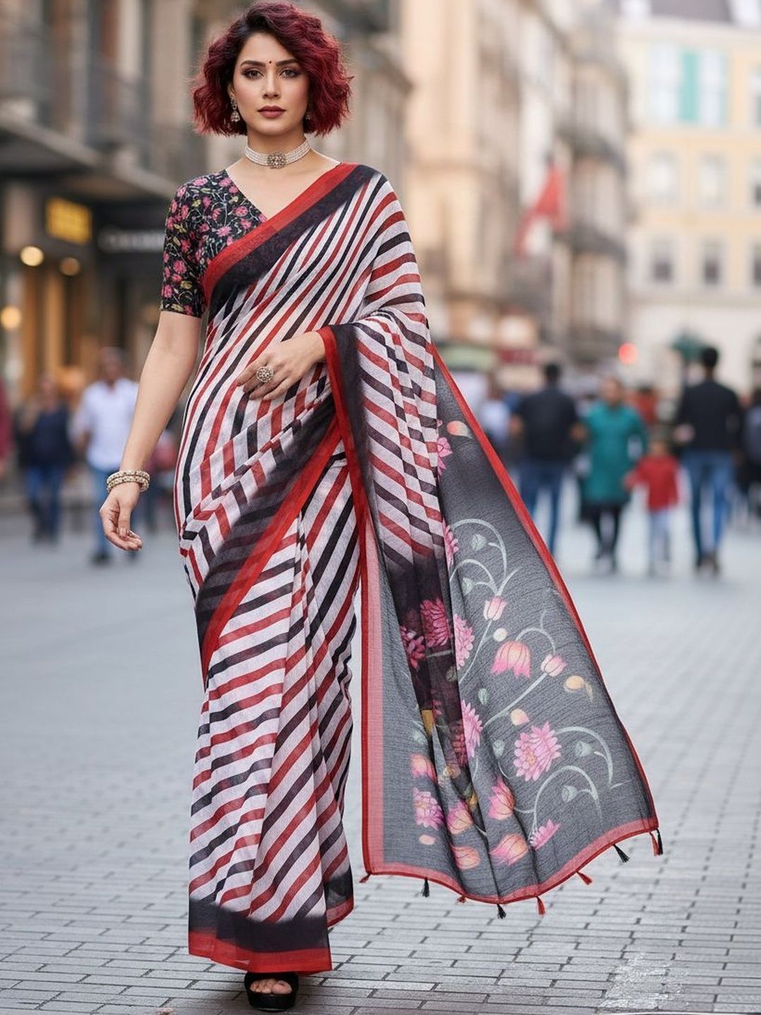STYLE MODA Striped Saree