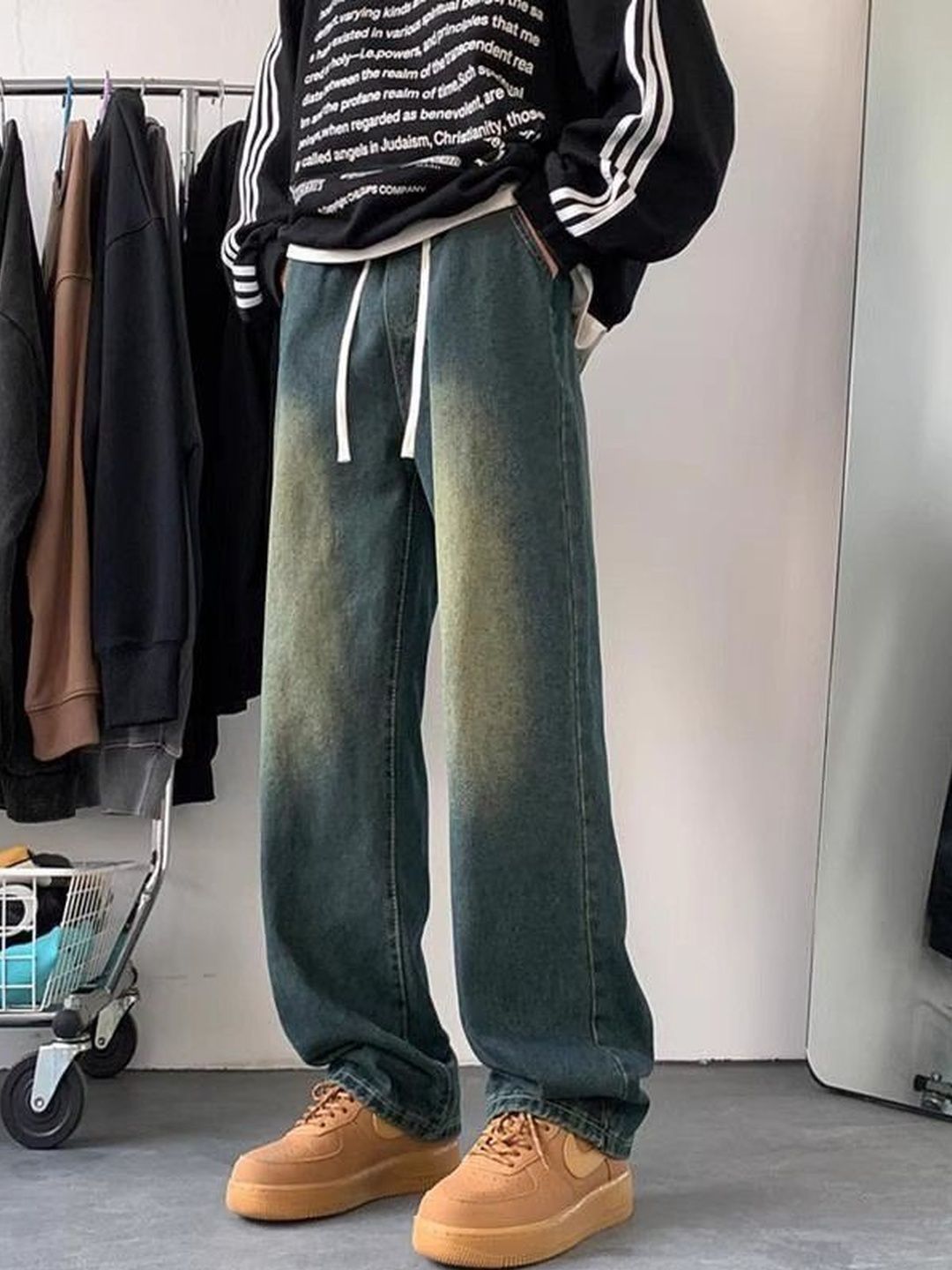StyleCast Men Relaxed Fit Mid-Rise Heavy Fade Jeans
