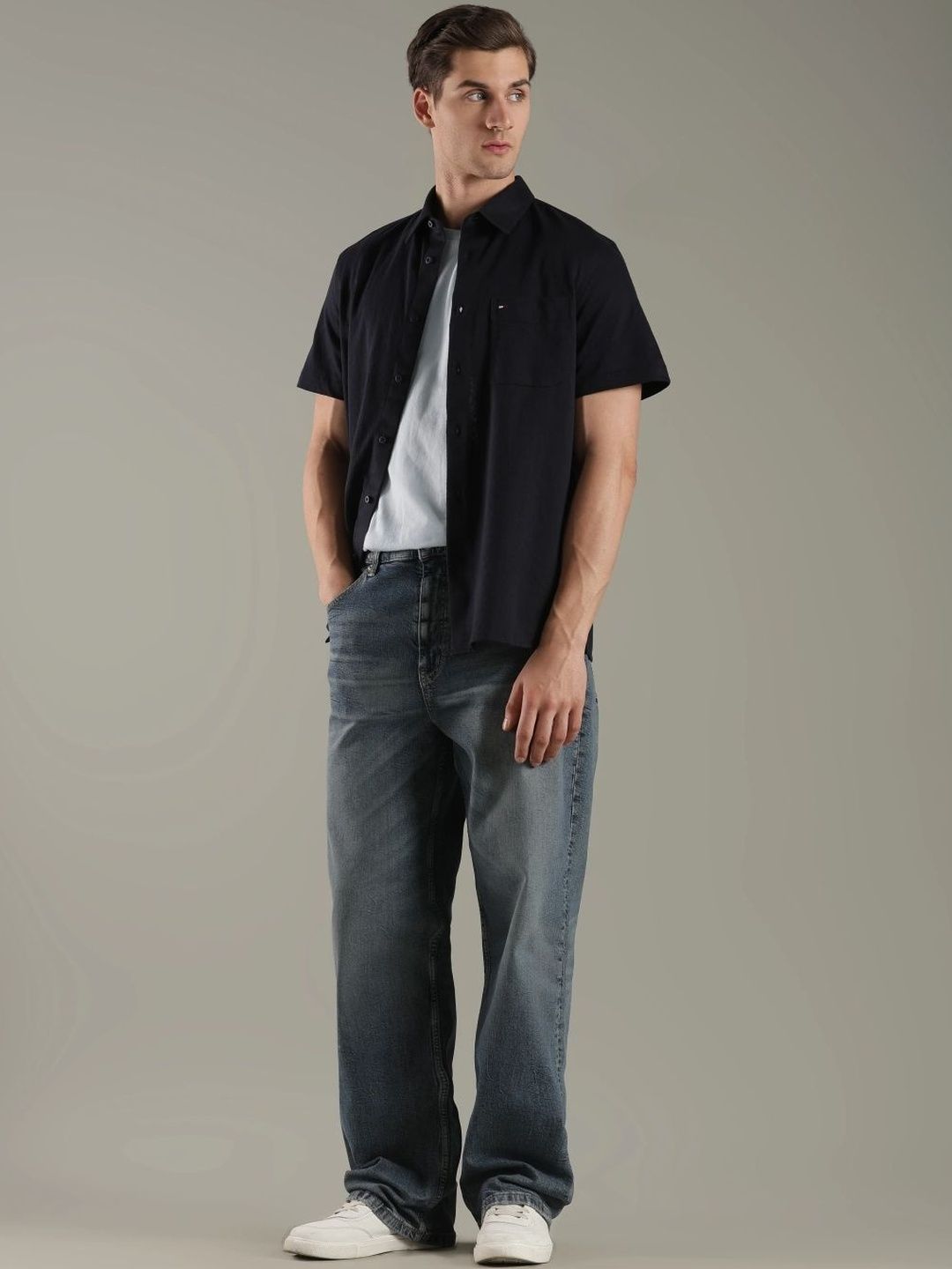 Relaxed Fit Mid-Rise Light Fade Jeans