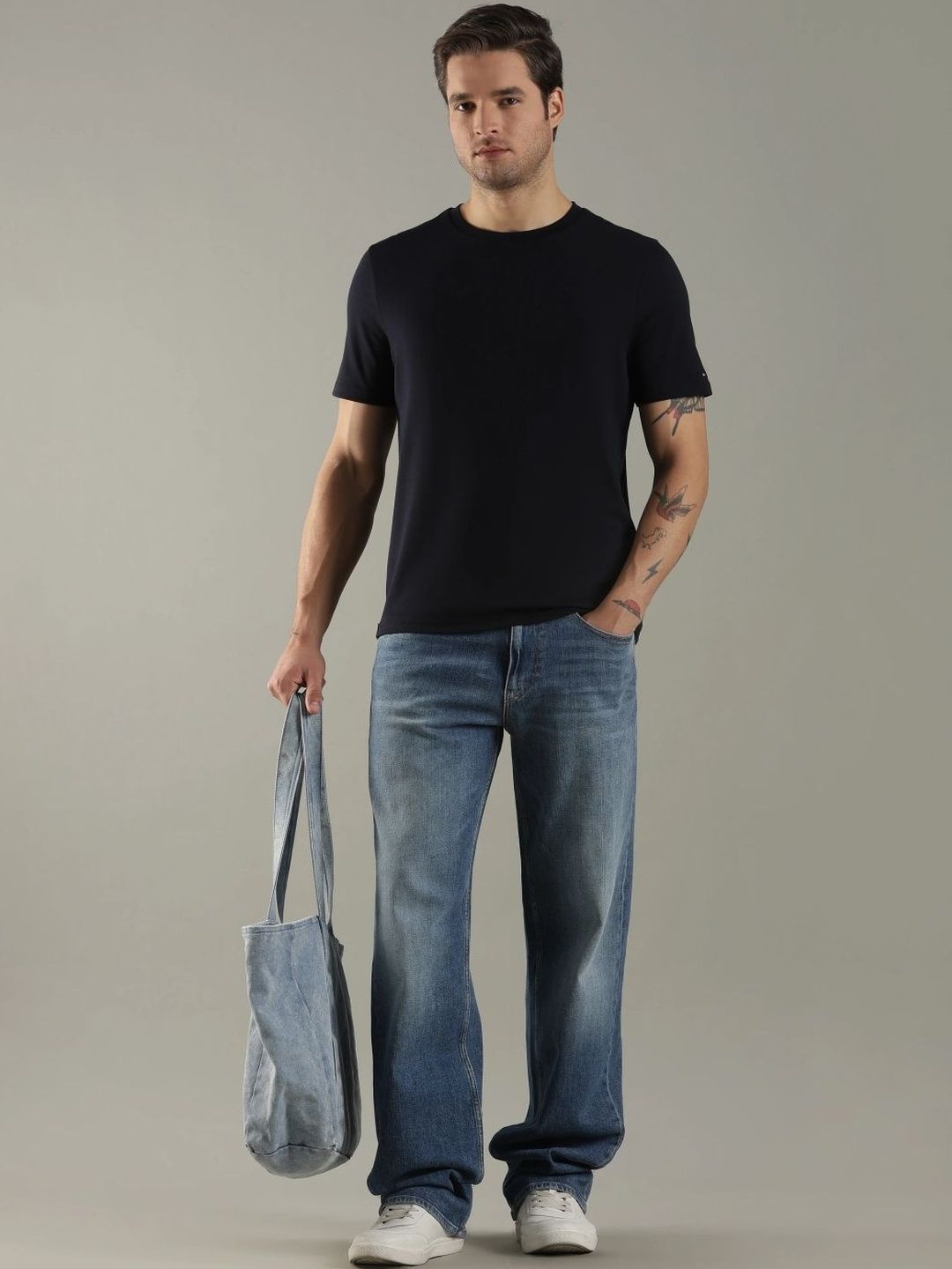 Relaxed Fit Mid-Rise Light Fade Jeans