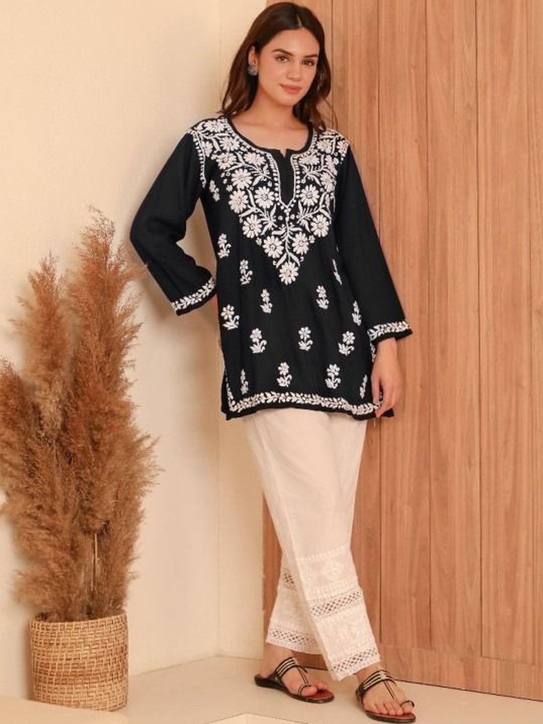 RUDRA LIFESTYLE Women Ethnic Motifs Embroidered Chikankari Indie Prints Kurta