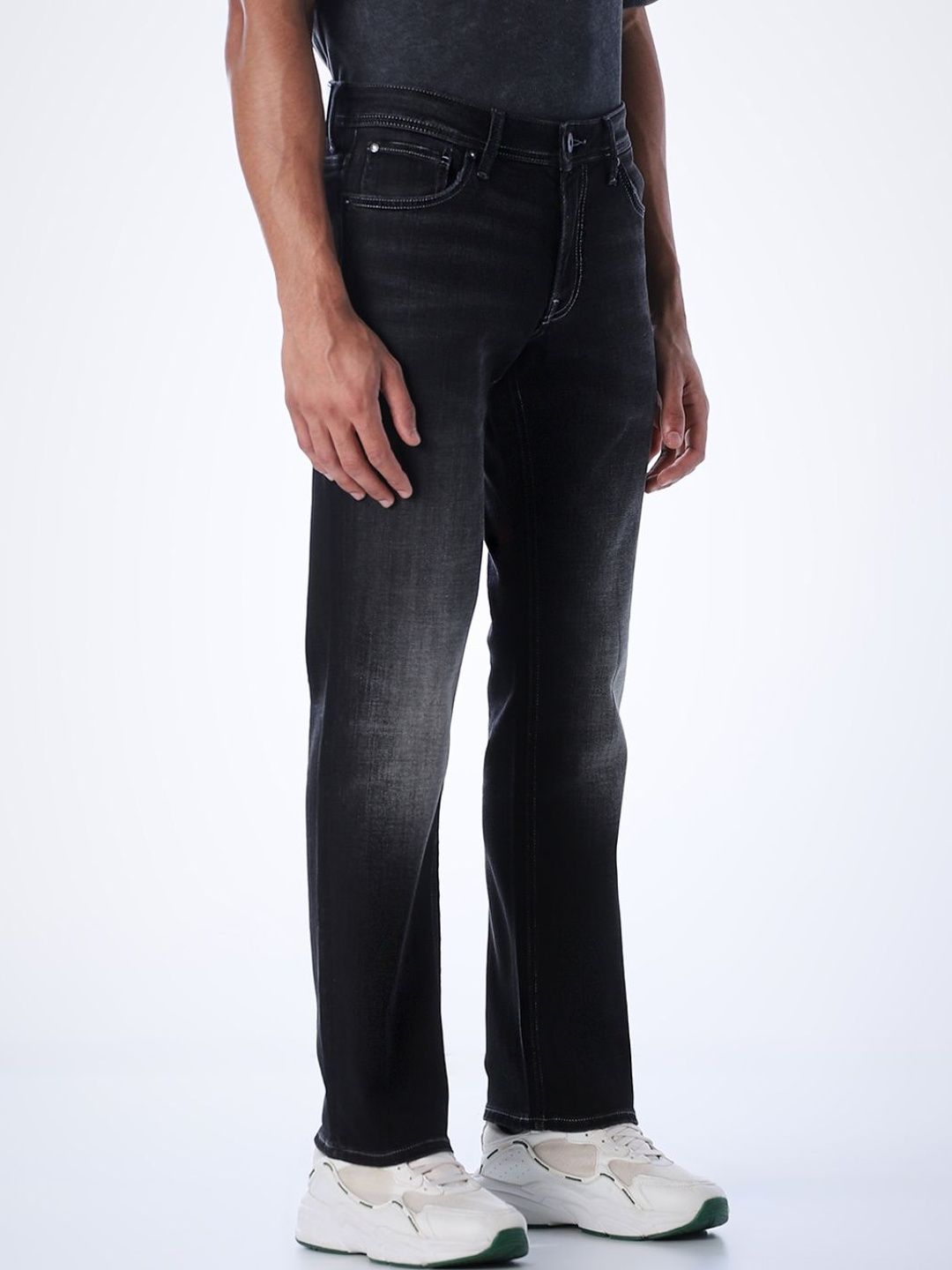Regular Fit Low-Rise Light Fade Stretchable Jeans