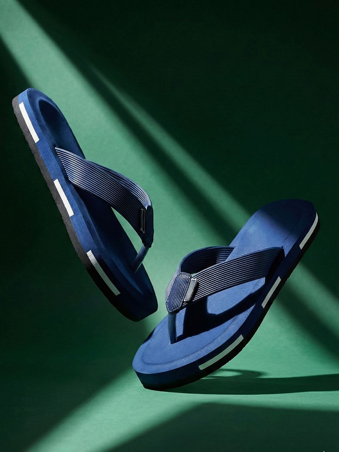 glitchez Men Self Design Thong Flip-Flops