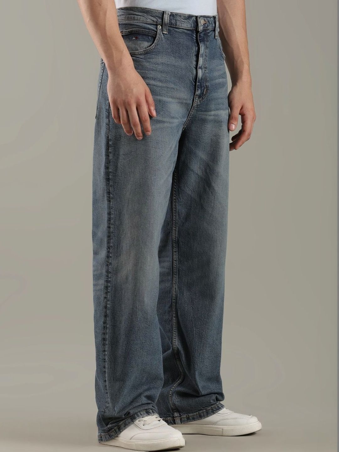 Relaxed Fit Mid-Rise Light Fade Jeans