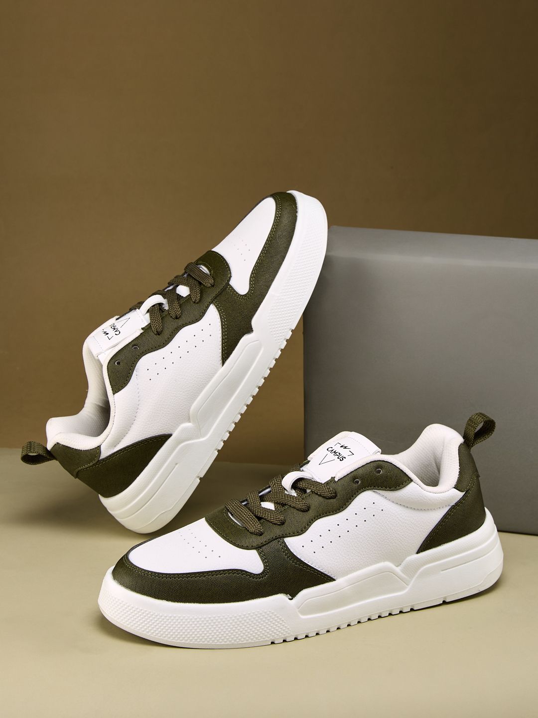 Campus Men AVENUE Solid Sneakers