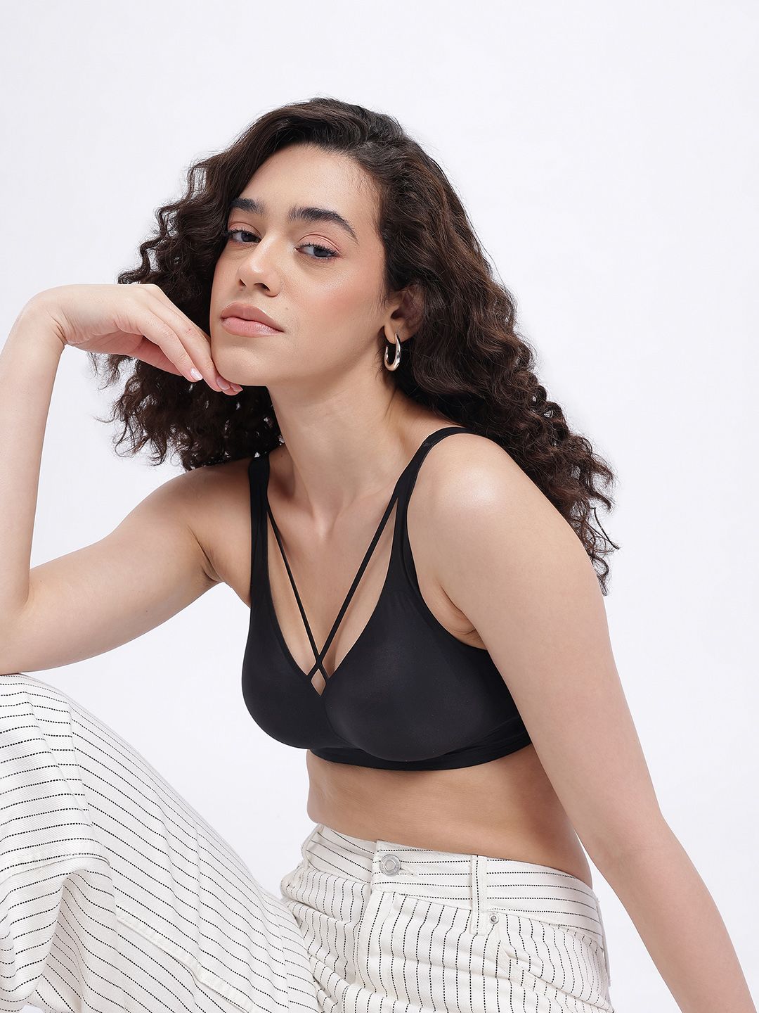 サルセーション　Criss cross bra Buy glitchez Criss-Cross Straps Lightly Padded Seamless Bra - Bra