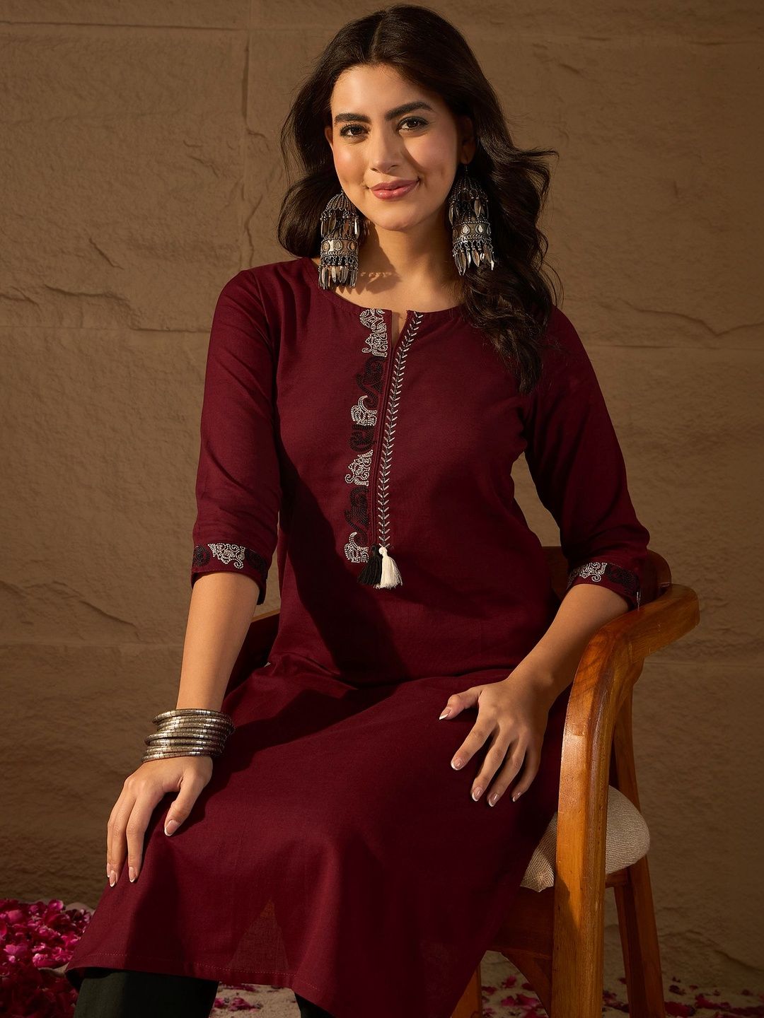 Anouk Women Ethnic Motifs Embroidered Thread Work Kurta
