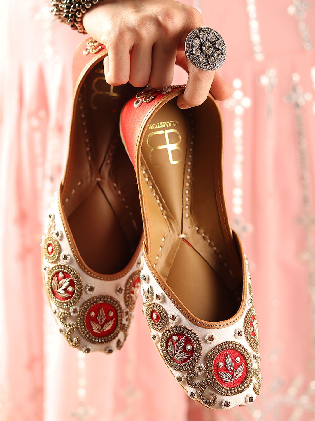 GLAM STORY Women Embellished Ethnic Mojaris Flats