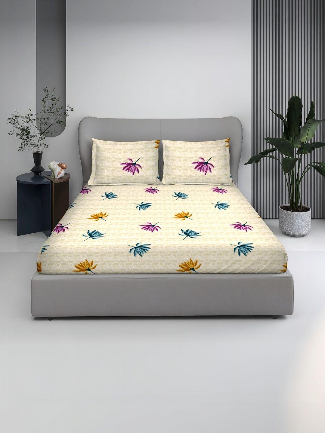 BOMBAY DYEING BOMBAY DYEING Cream-Coloured Floral 144 TC Super King Bedsheet with 2 Pillow Covers