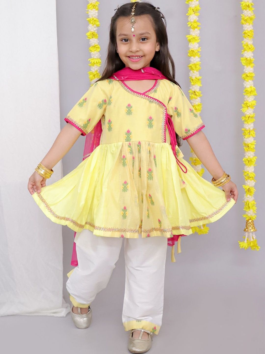 THE WISHING CLOSET Kids Ethnic Motifs Embroidered Pure Cotton Kurta Set With Dupatta