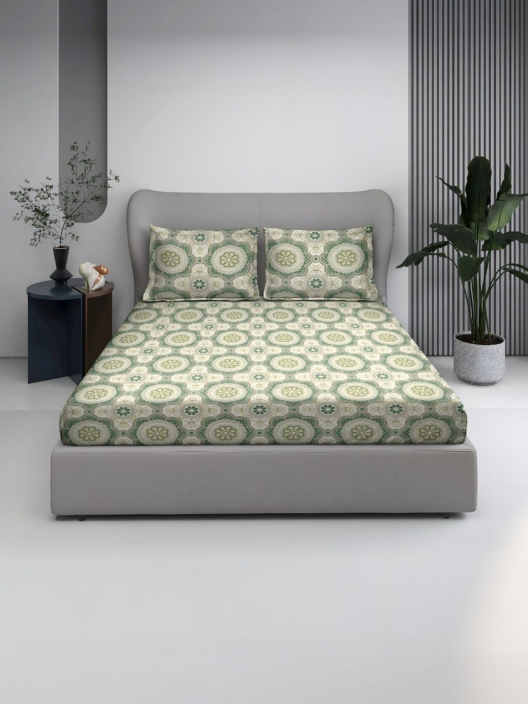 BOMBAY DYEING BOMBAY DYEING Green Floral 144 TC King Bedsheet with 2 Pillow Covers