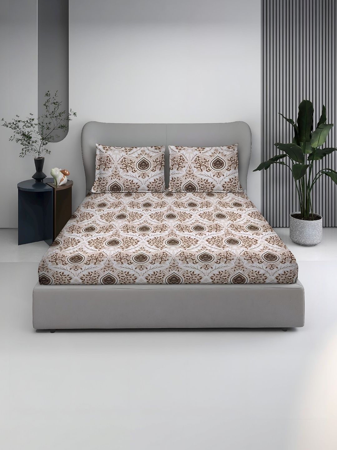 BOMBAY DYEING BOMBAY DYEING White Ethnic Motifs 144 TC King Bedsheet with 2 Pillow Covers