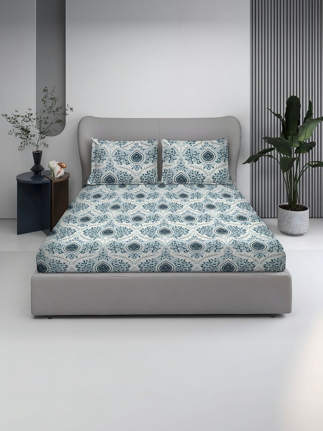 BOMBAY DYEING BOMBAY DYEING Multicoloured 144 TC King Bedsheet with 2 Pillow Covers