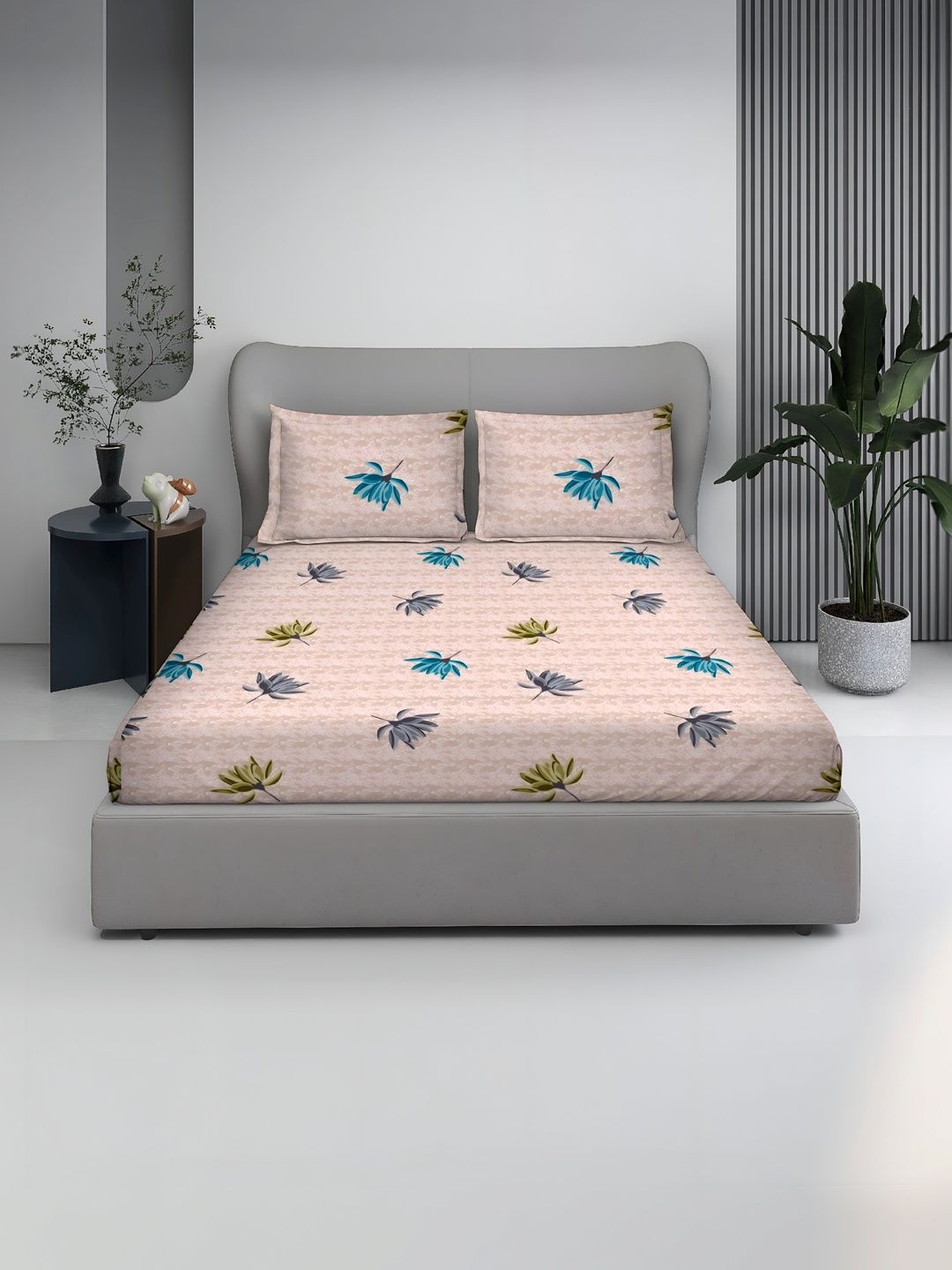 BOMBAY DYEING BOMBAY DYEING Peach-Coloured Floral 144 TC King Bedsheet with 2 Pillow Covers