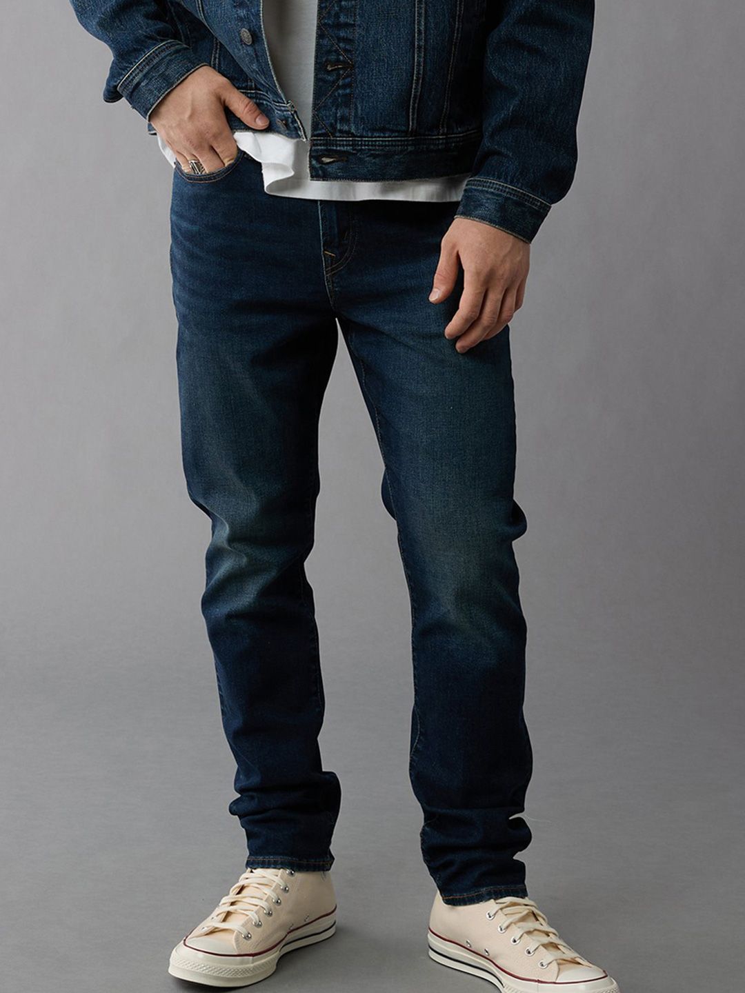 AMERICAN EAGLE OUTFITTERS Men Regular Fit Mid-Rise Clean Look Jeans
