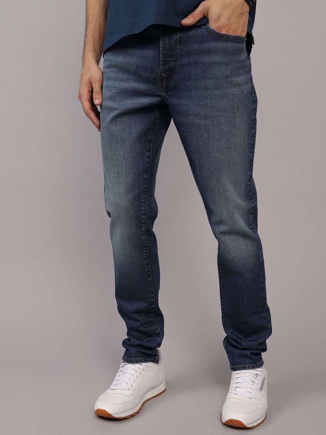 AMERICAN EAGLE OUTFITTERS Men Slim Fit Clean Look Heavy Fade Jeans