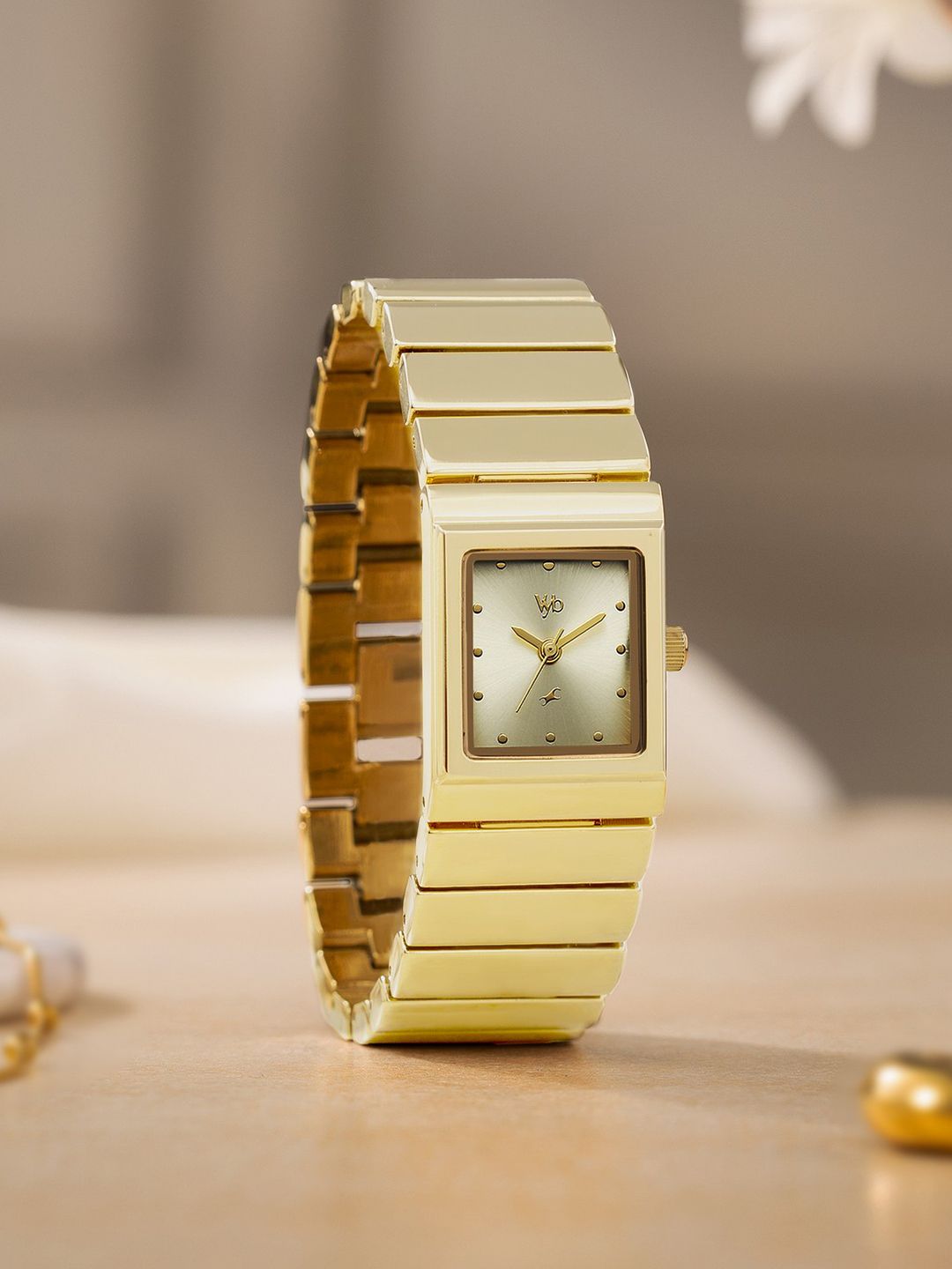 Buy Fastrack Vyb Successor Quartz Champagne Dial Analog Watch For
