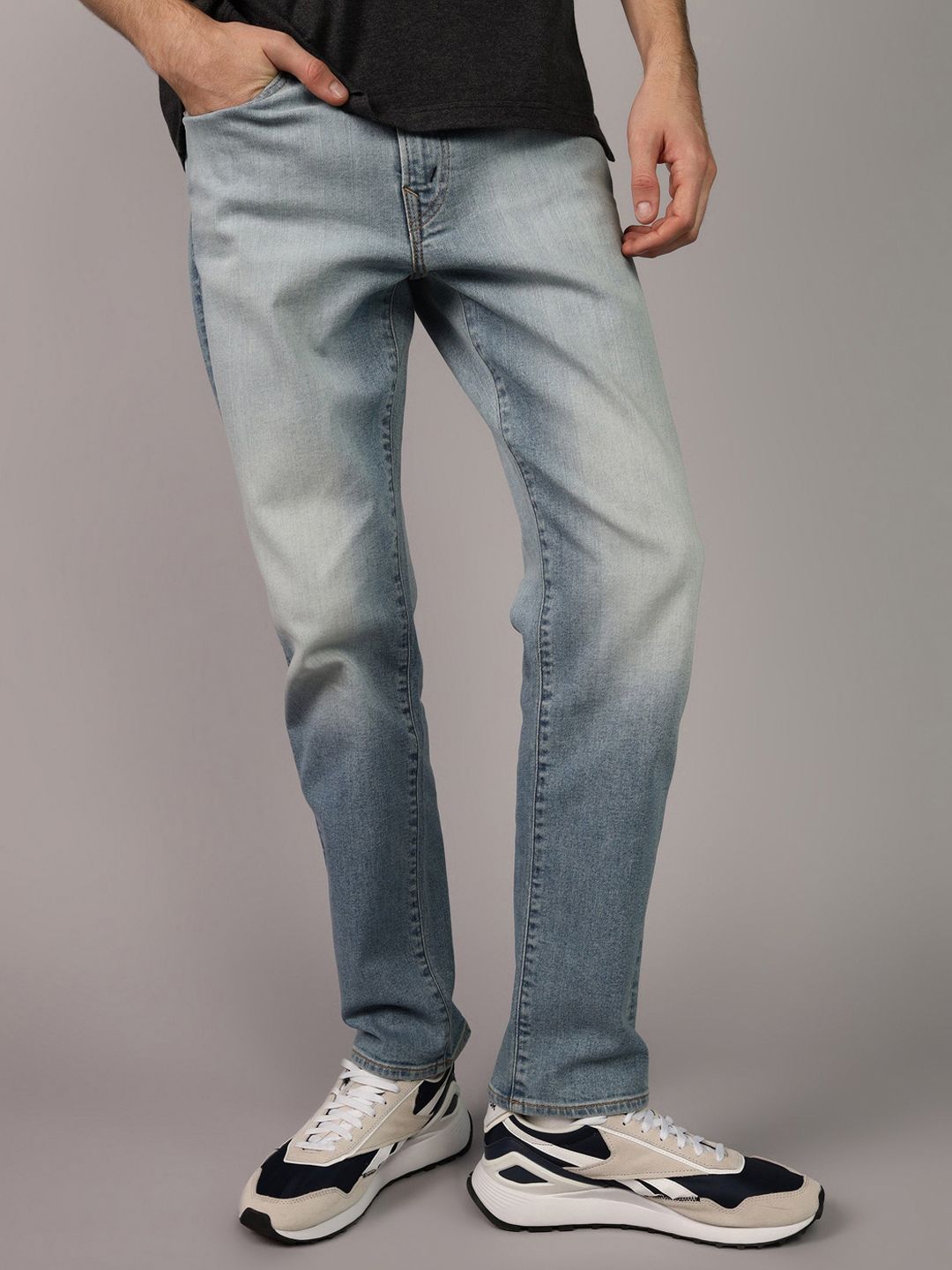 AMERICAN EAGLE OUTFITTERS Men Straight Fit Light Fade Jeans