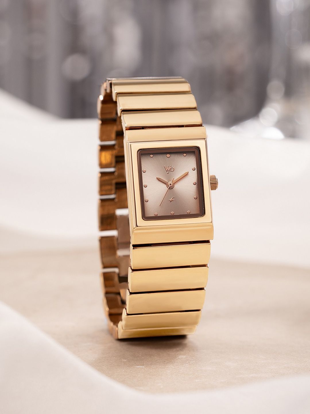 Buy Fastrack Vyb Successor Quartz Rose gold Dial Analog Watch For